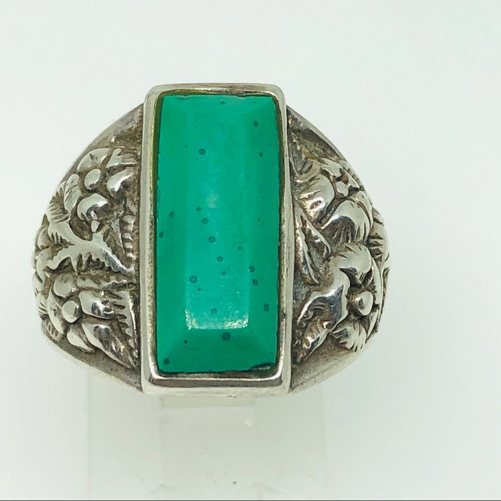 Art Nouveau Sterling Floral Green Spotted Ring